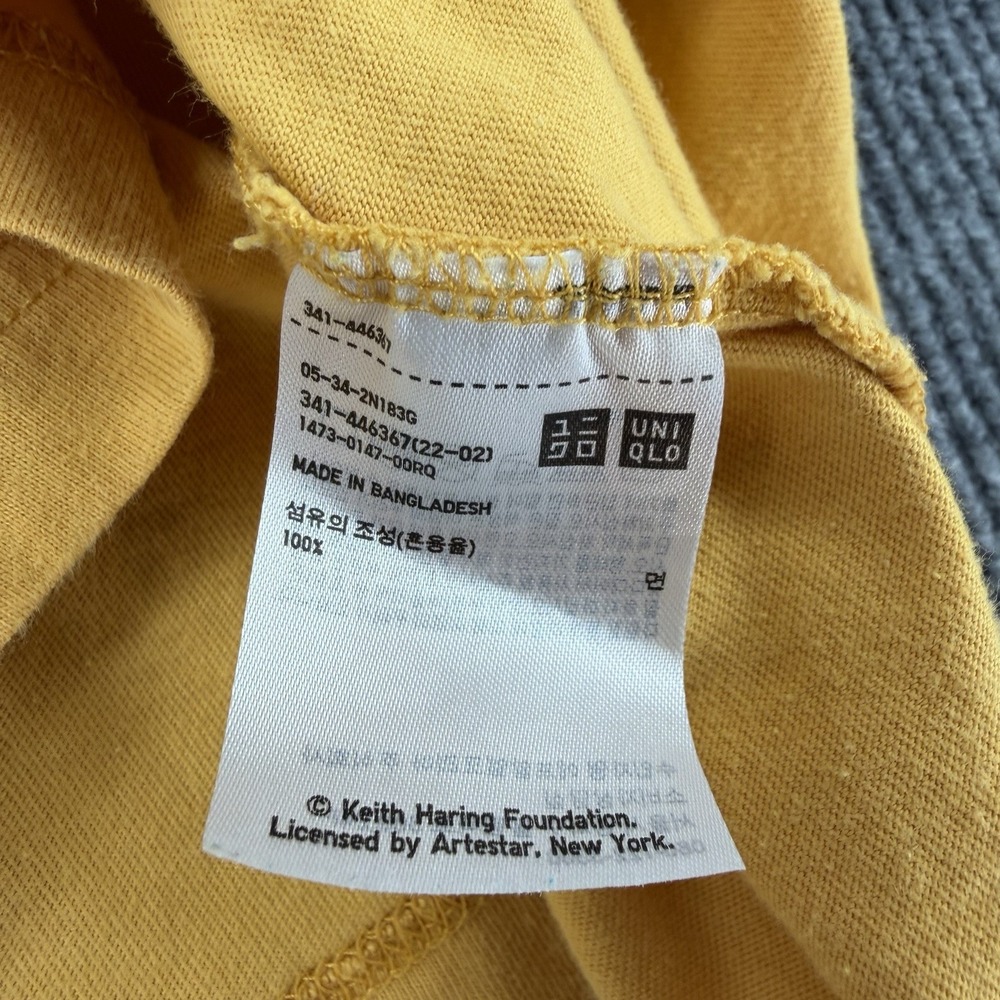 Keith Haring UT Uniqlo tee shirt first exhibit New York art to wear Y2K - Picture 9 of 9